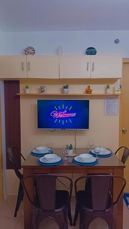 One Spatial Two Bedroom Condominium Unit With Pool And Gym Free Netflix And Wifi Iloilo City Exterior photo