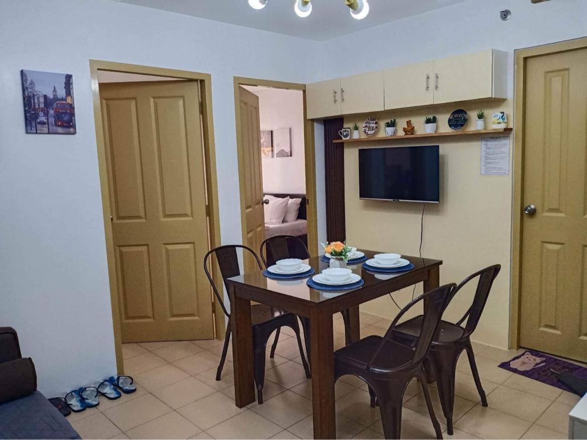 One Spatial Two Bedroom Condominium Unit With Pool And Gym Free Netflix And Wifi Iloilo City Exterior photo